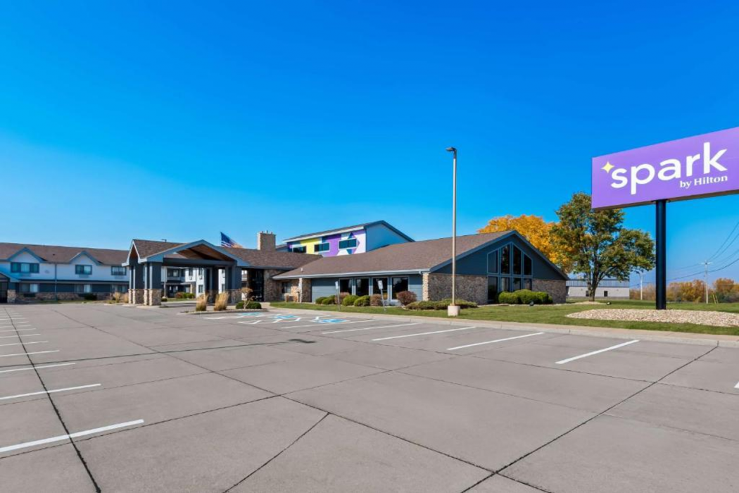 Spark by Hilton Cedar Falls 1/18