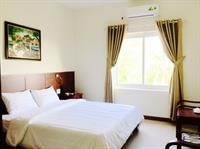 Gold Beach Hotel 40/93