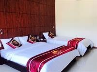 Gold Beach Hotel 62/93