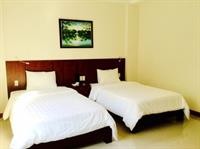 Gold Beach Hotel 39/93