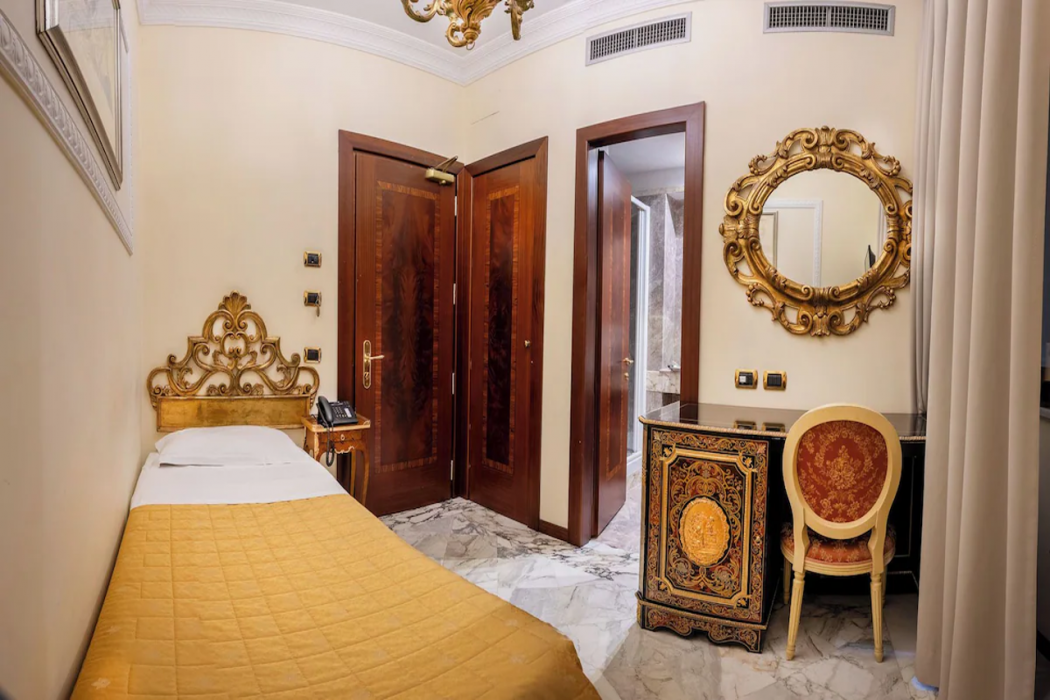 Des Epoques Hotel 13/63