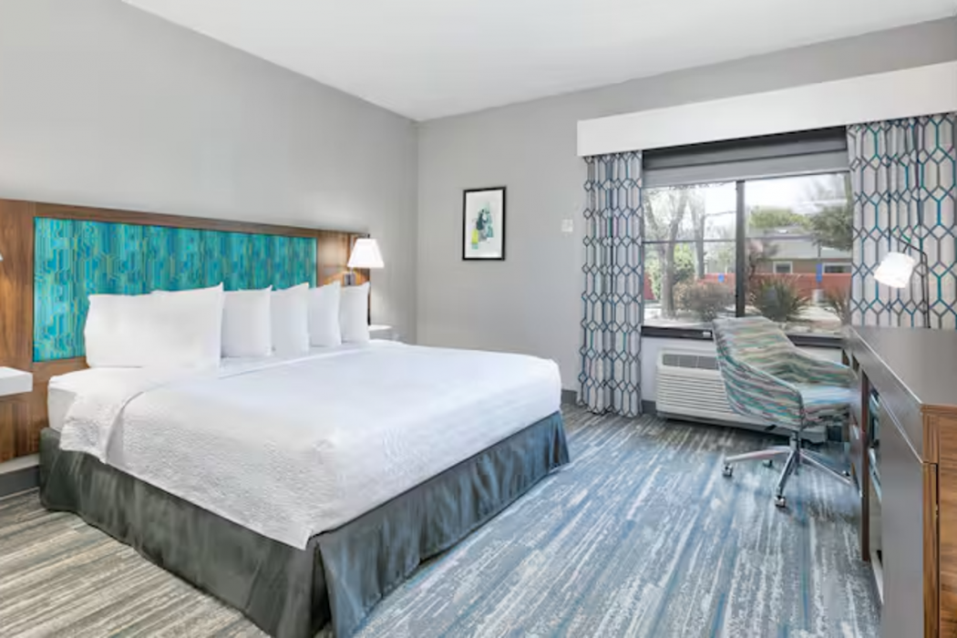 Hampton Inn Santa Cruz 12/21