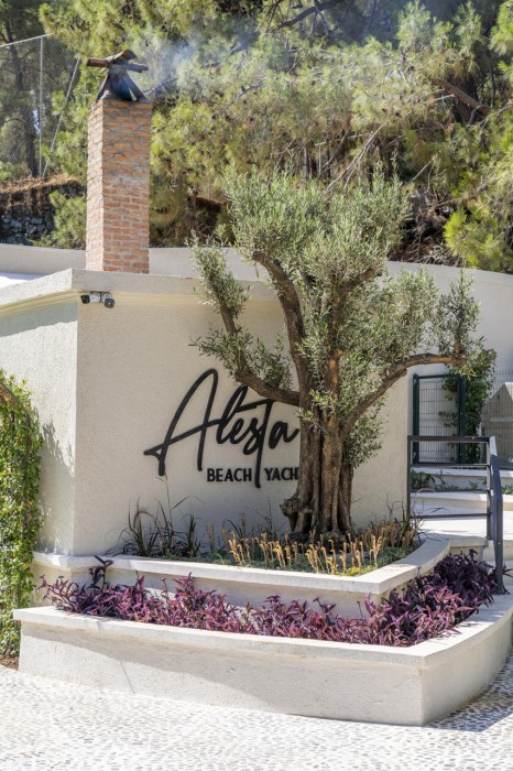 Alesta Yacht Hotel photo4