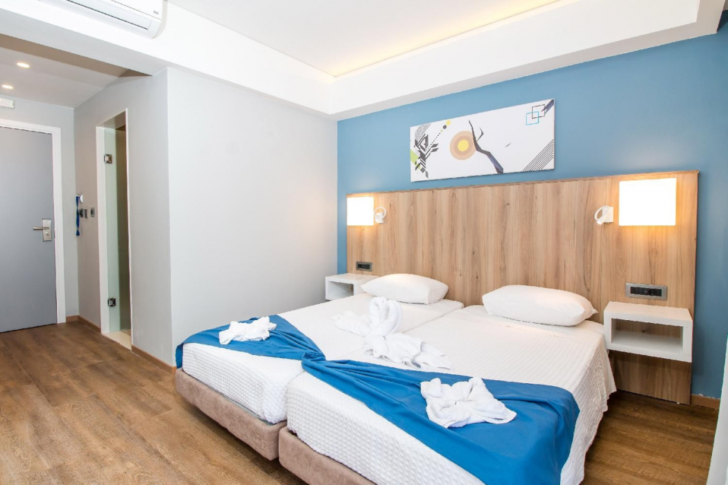 Sunny Days Hotel in Ixia
