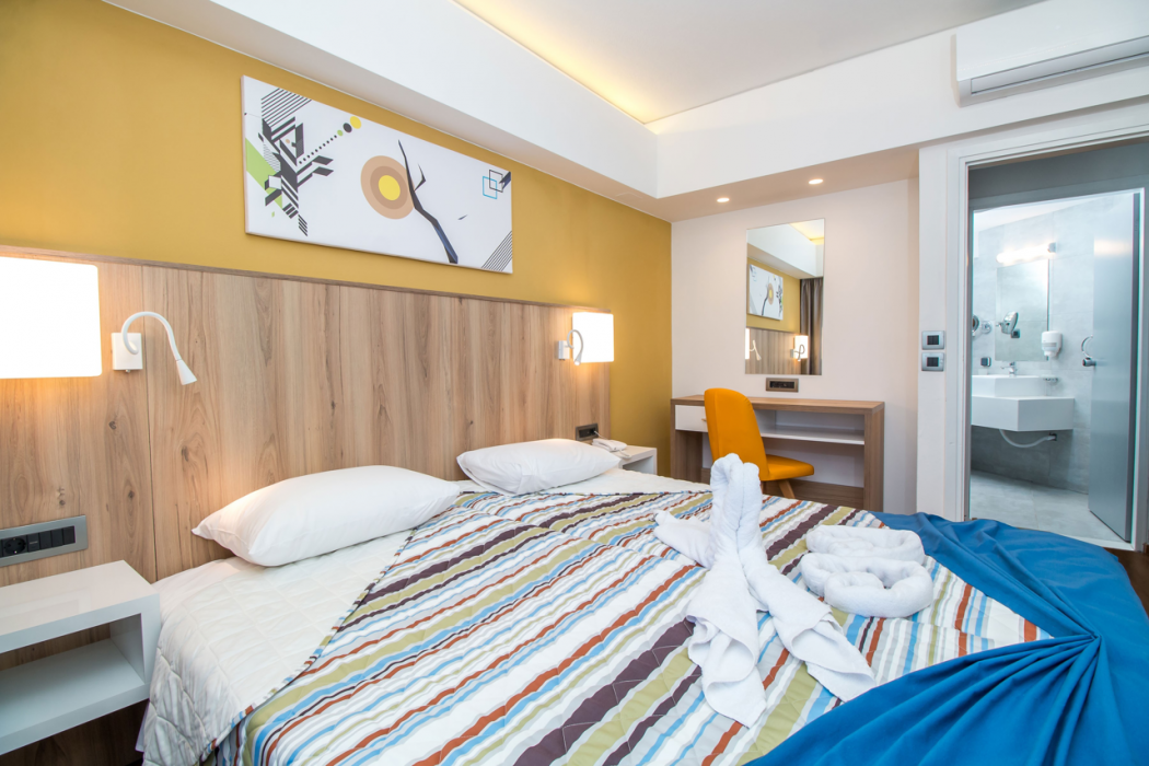 Sunny Days Hotel 7/30