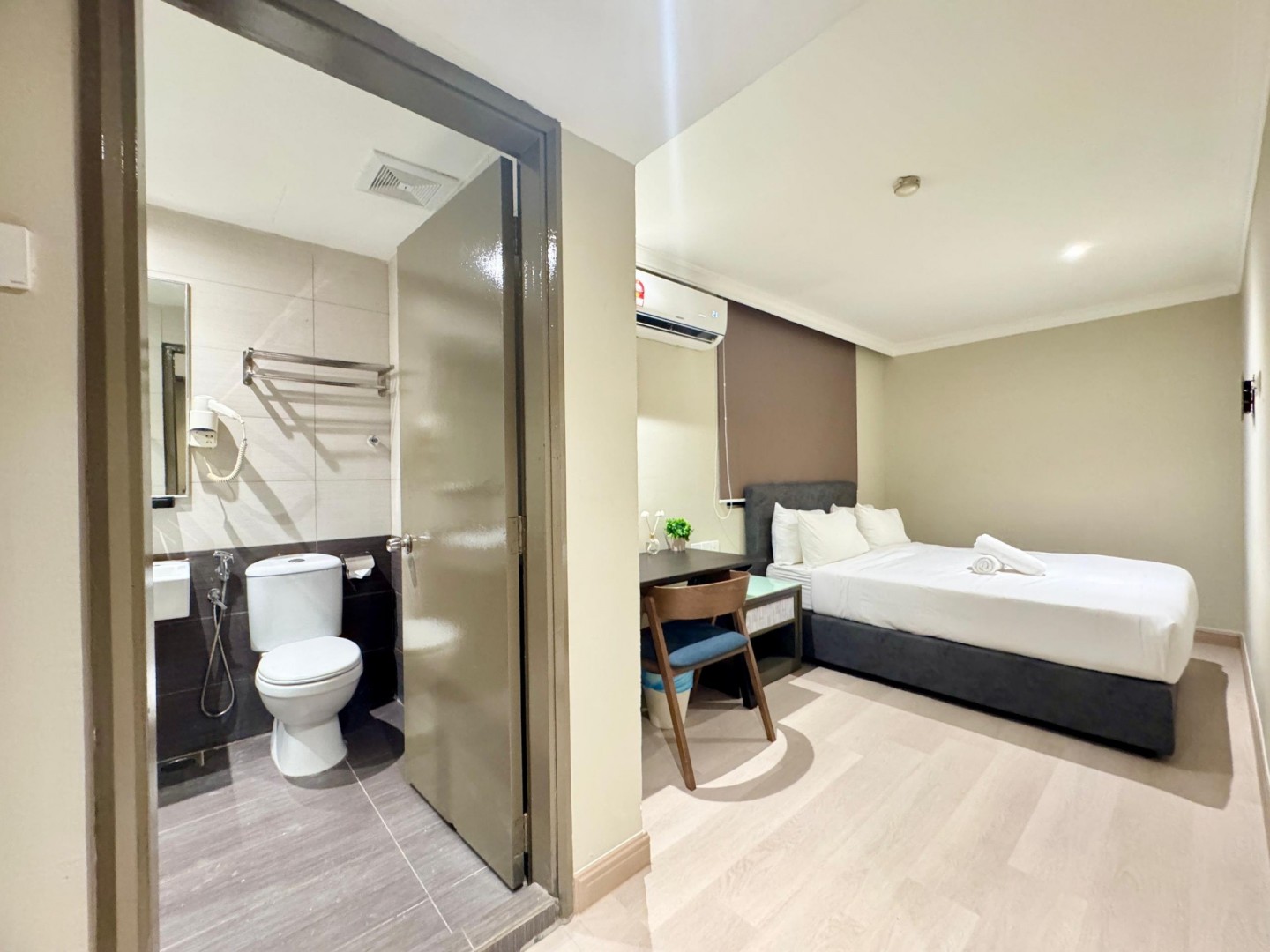Kingston Hotel 6 at Changkat Bukit Bintang 11/61