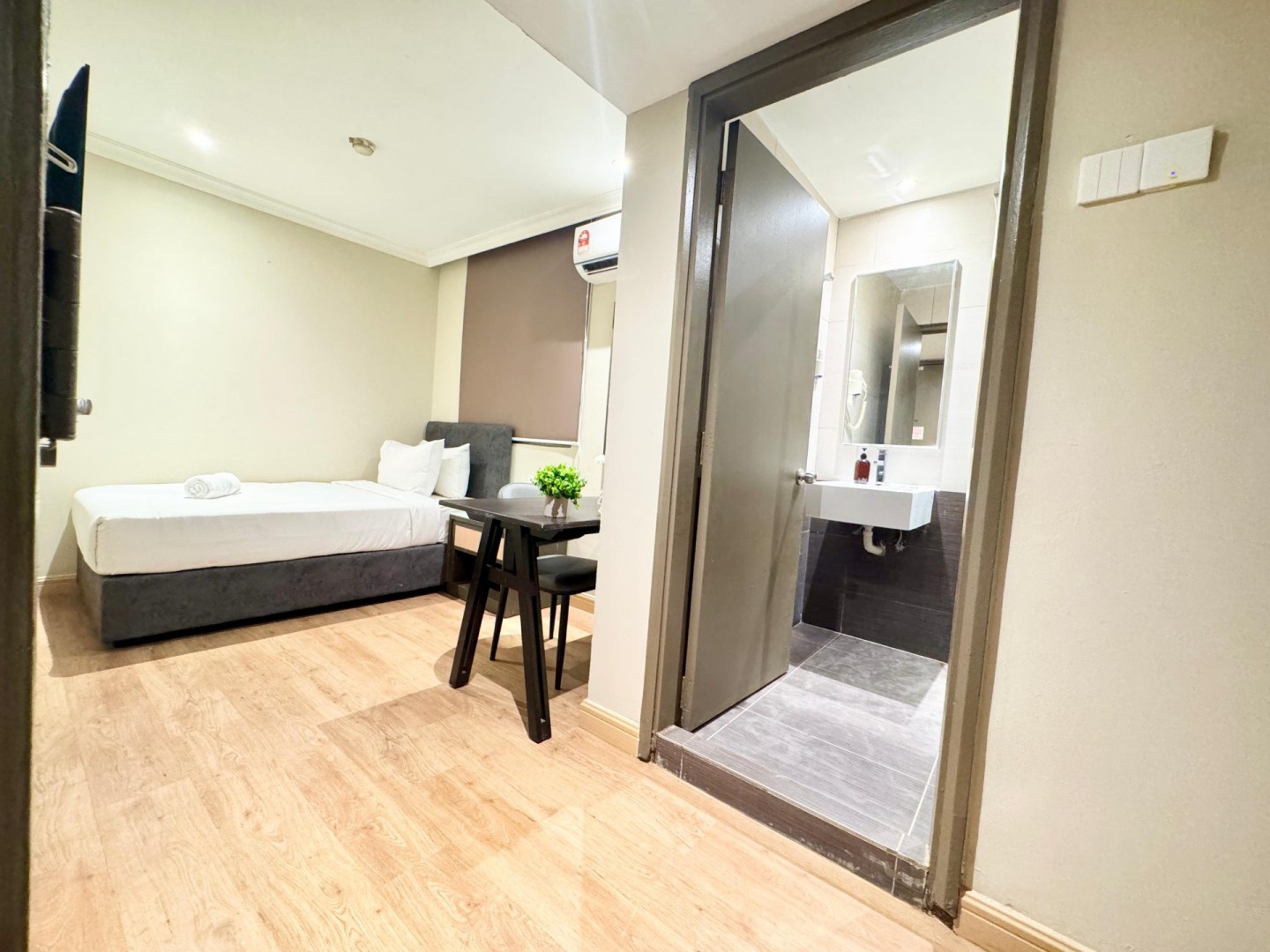 Kingston Hotel 6 at Changkat Bukit Bintang 12/61