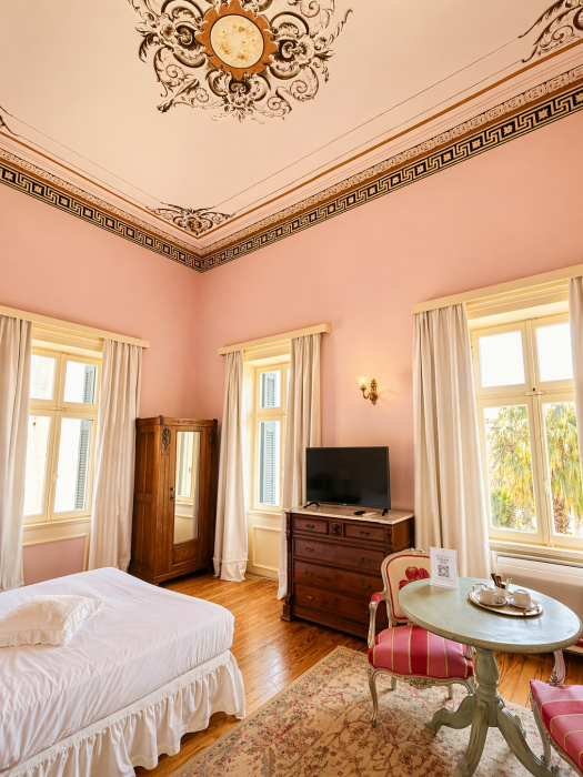 Loriet Hotel 110/191