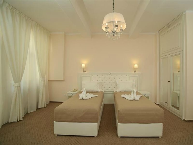 Carol Boutique & SPA ex Vila Cornelia 20/54