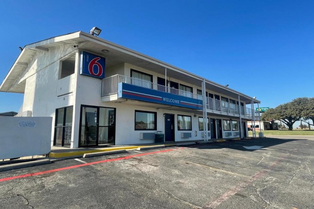 Motel6 Denton, TX - UNT 7/60