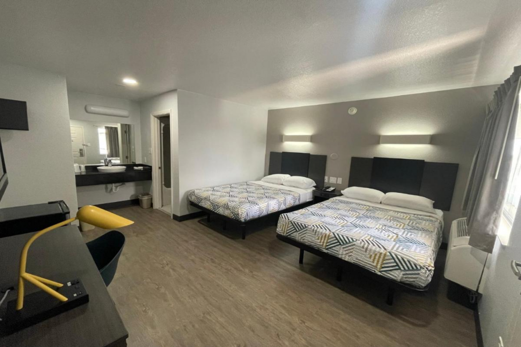 Motel6 Denton, TX - UNT 13/60