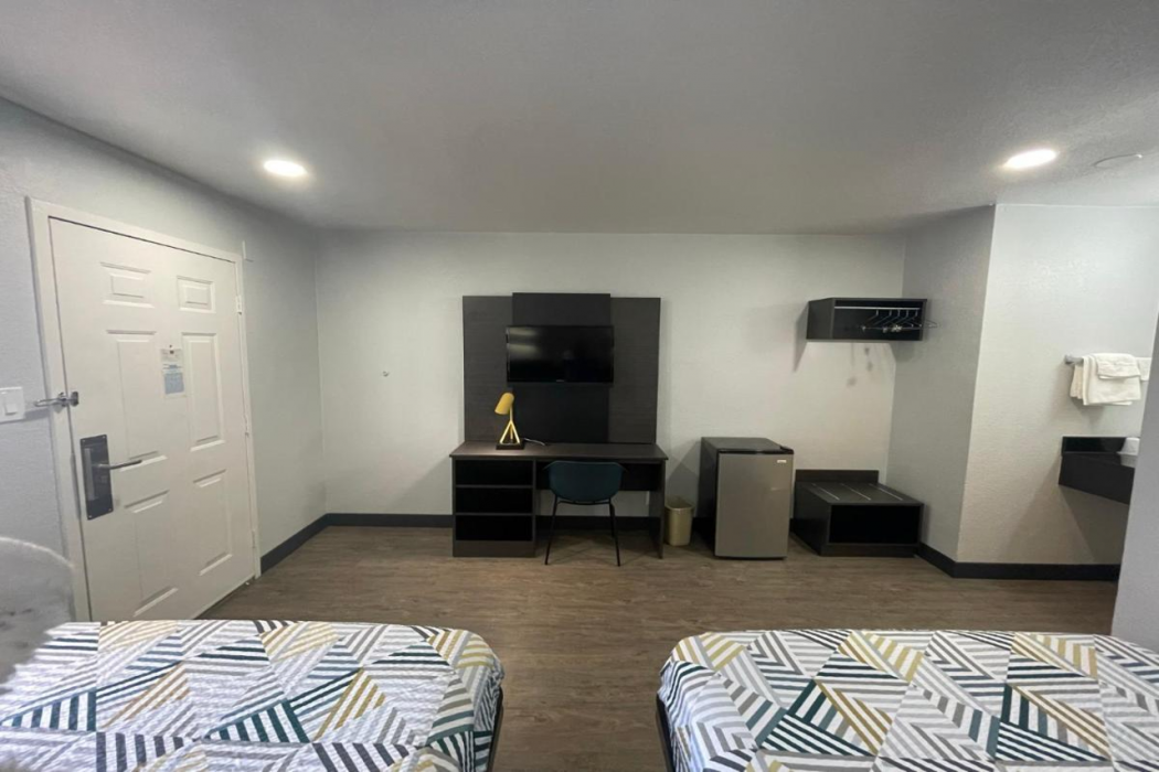 Motel6 Denton, TX - UNT 16/60