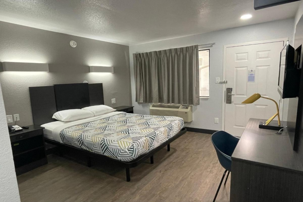 Motel6 Denton, TX - UNT 15/60