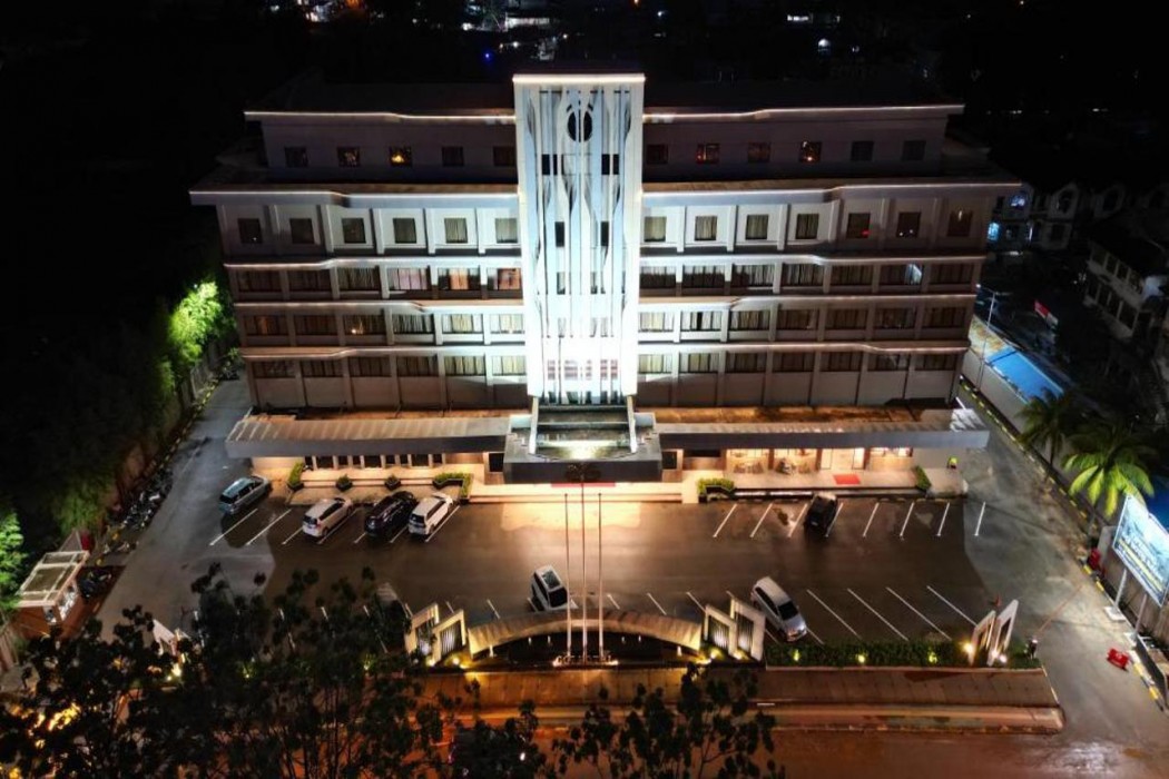 AGlow Hotel Harbor Bay Batam in BATAM