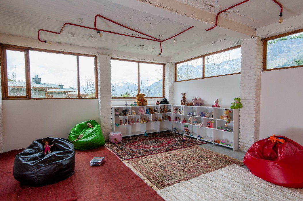 Larisa Resort Manali 57/114