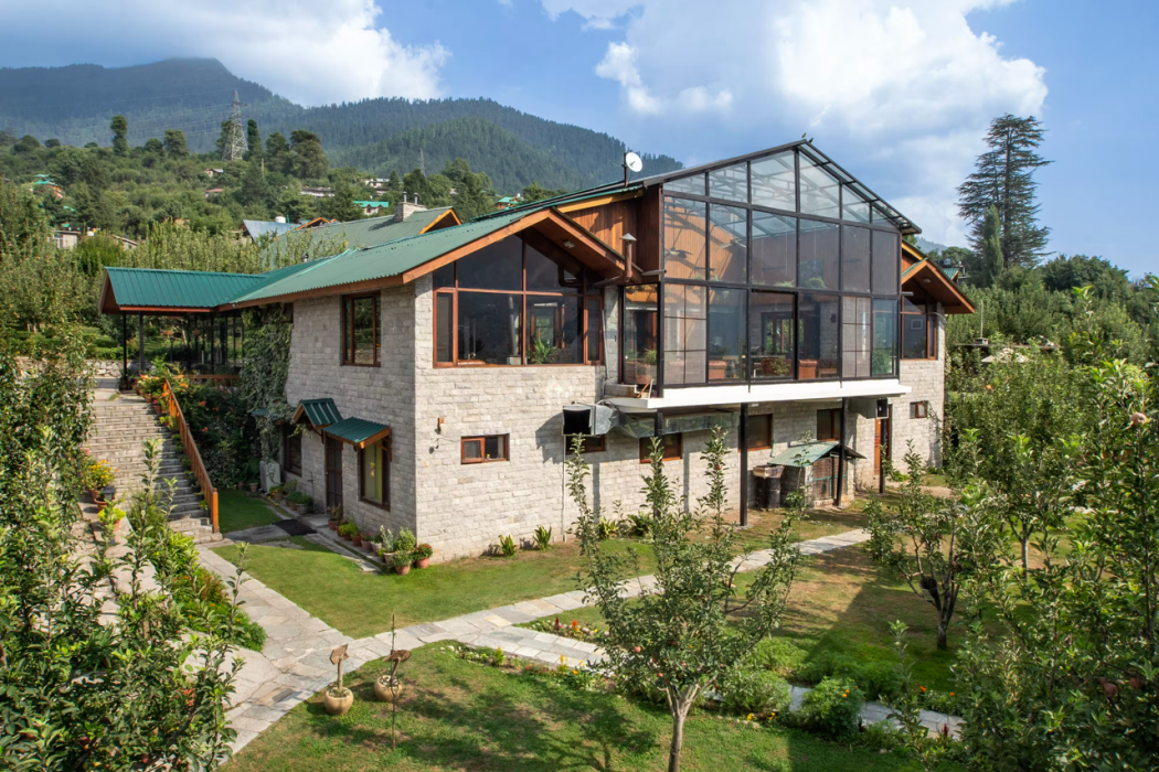 Larisa Resort Manali in MANALI