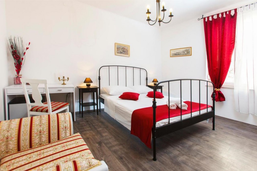 Prior Suites Split 15/50
