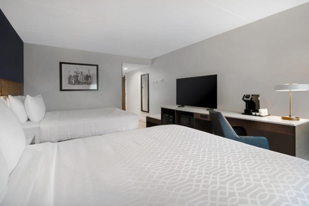 Best Western Plus Meadowlands 8/27