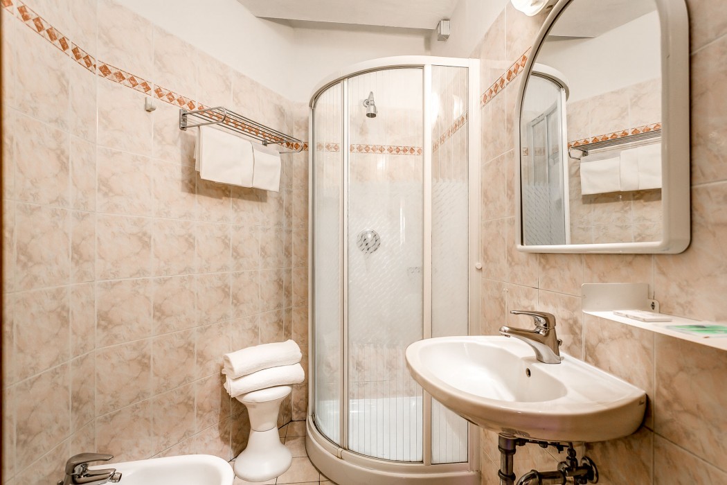 Hotel Arno Bellariva 42/78