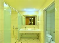 Apollo Hotel 35/83