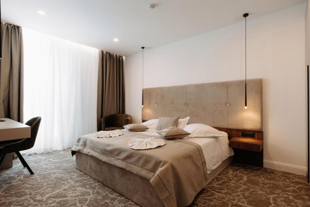 Hotel Fanat 18/76