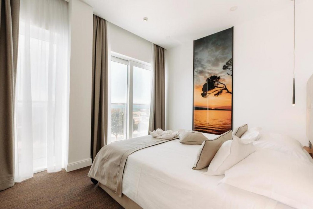 Hotel Fanat 12/76