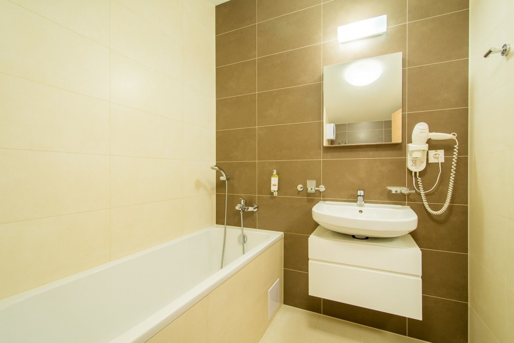 Hotel Slovan 46/100