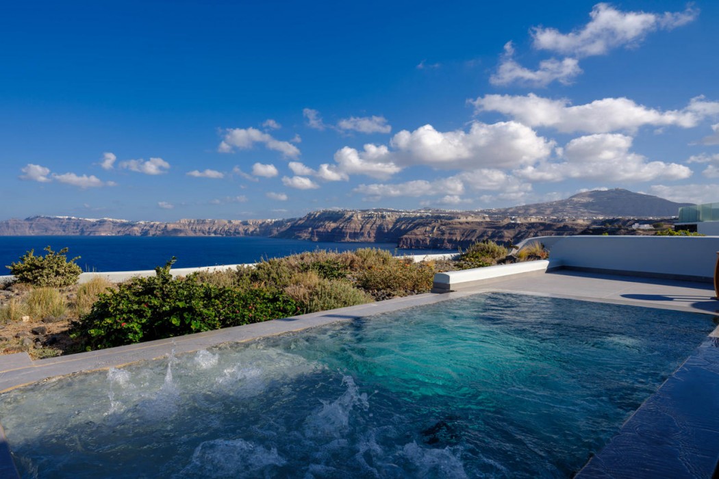 Neptune Luxury Spa Suites 12/72