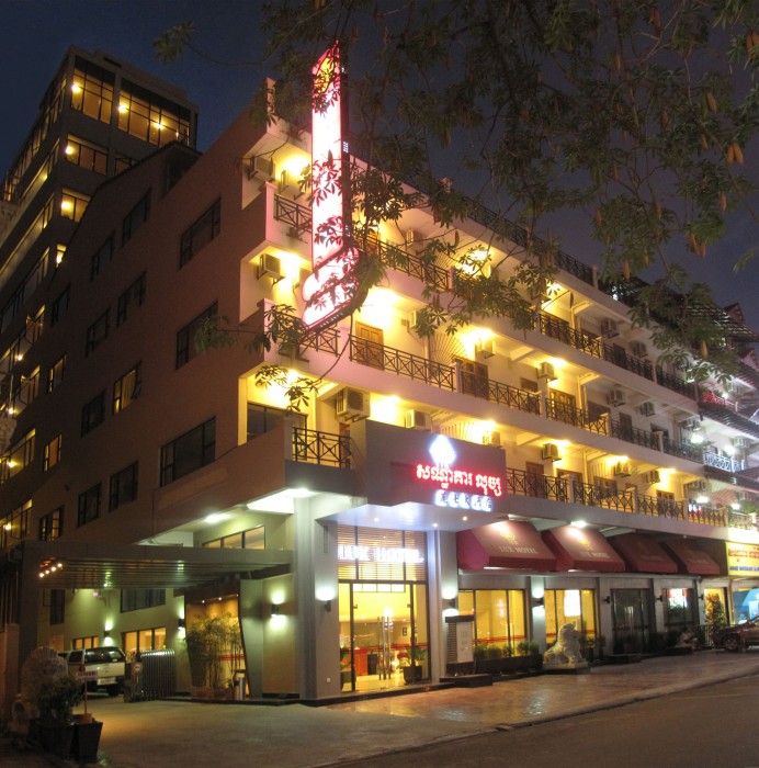 Lux Riverside Hotel & Apartment 59/99