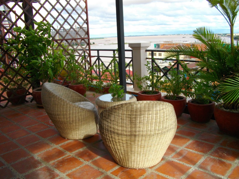 Lux Riverside Hotel & Apartment 56/99