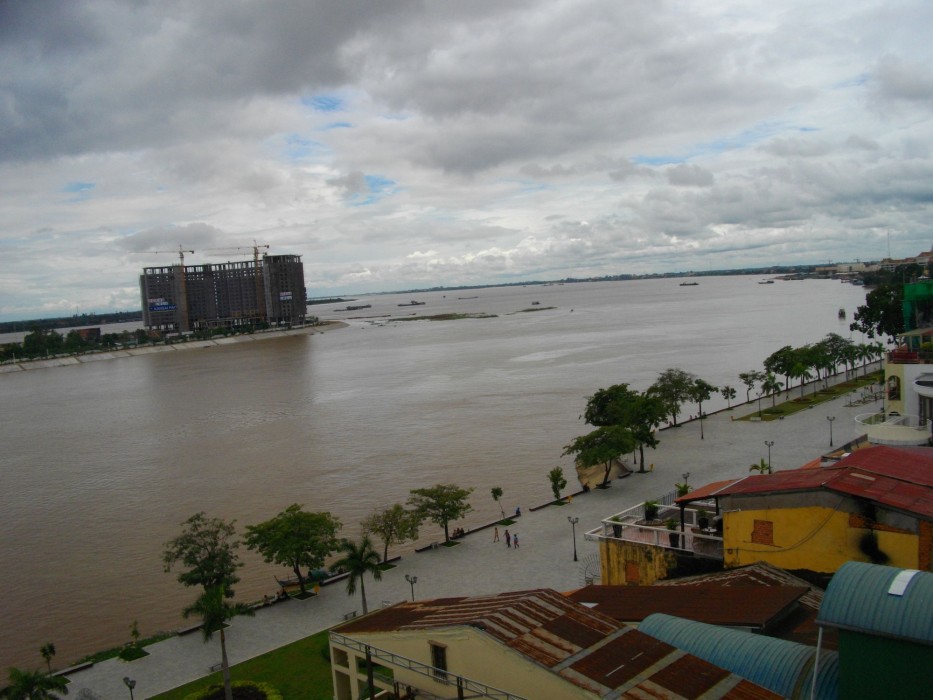 Lux Riverside Hotel & Apartment 71/99