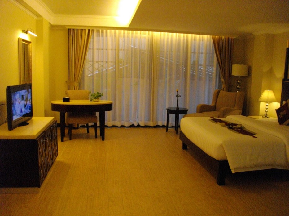 Lux Riverside Hotel & Apartment 47/99