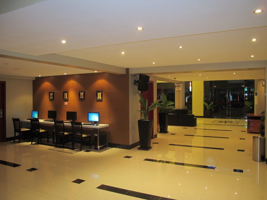 Lux Riverside Hotel & Apartment 70/99