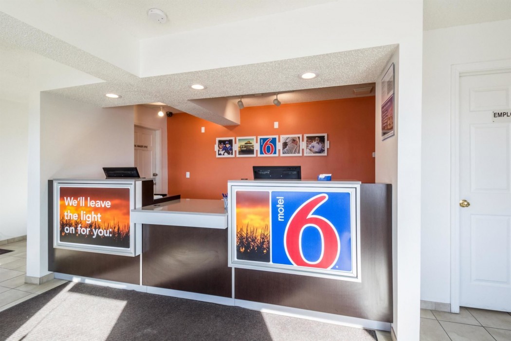 Motel 6 Indianapolis IN - South (ex Americas Best Inn South) 32/46
