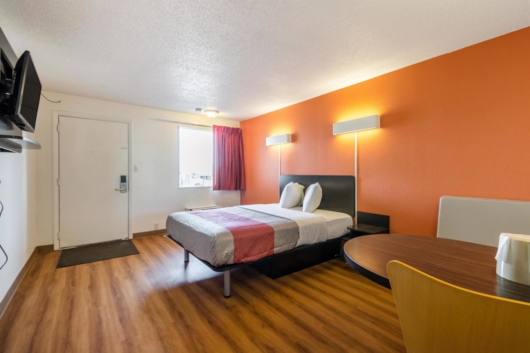 Motel 6 Indianapolis IN - South (ex Americas Best Inn South) 35/46