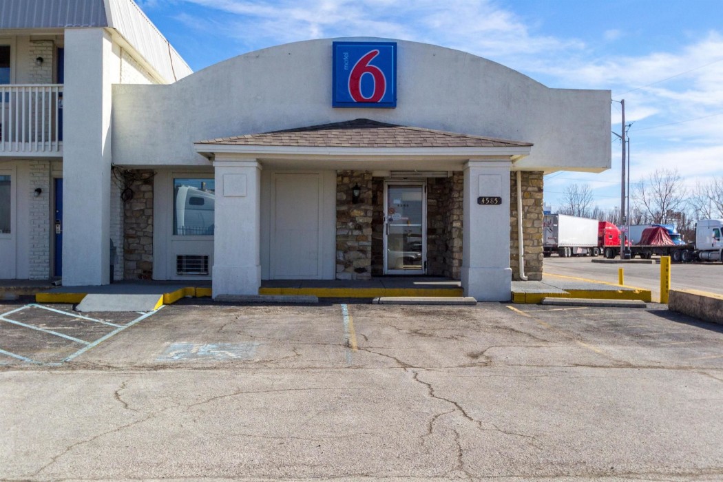 Motel 6 Indianapolis IN - South (ex Americas Best Inn South) 14/46