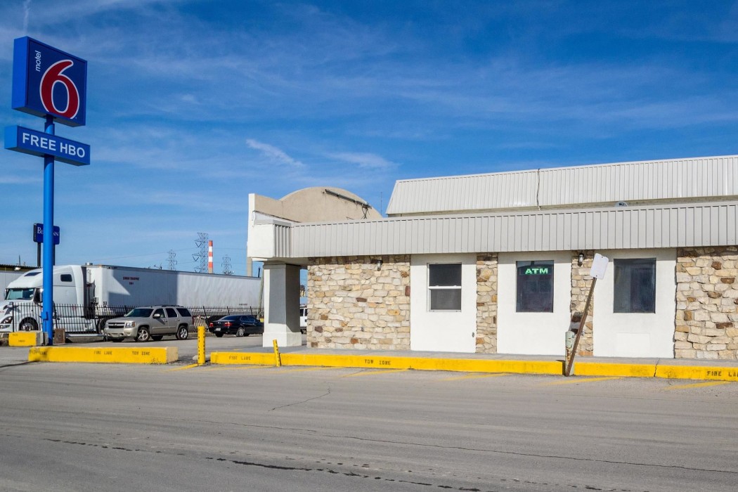 Motel 6 Indianapolis IN - South (ex Americas Best Inn South) 9/46