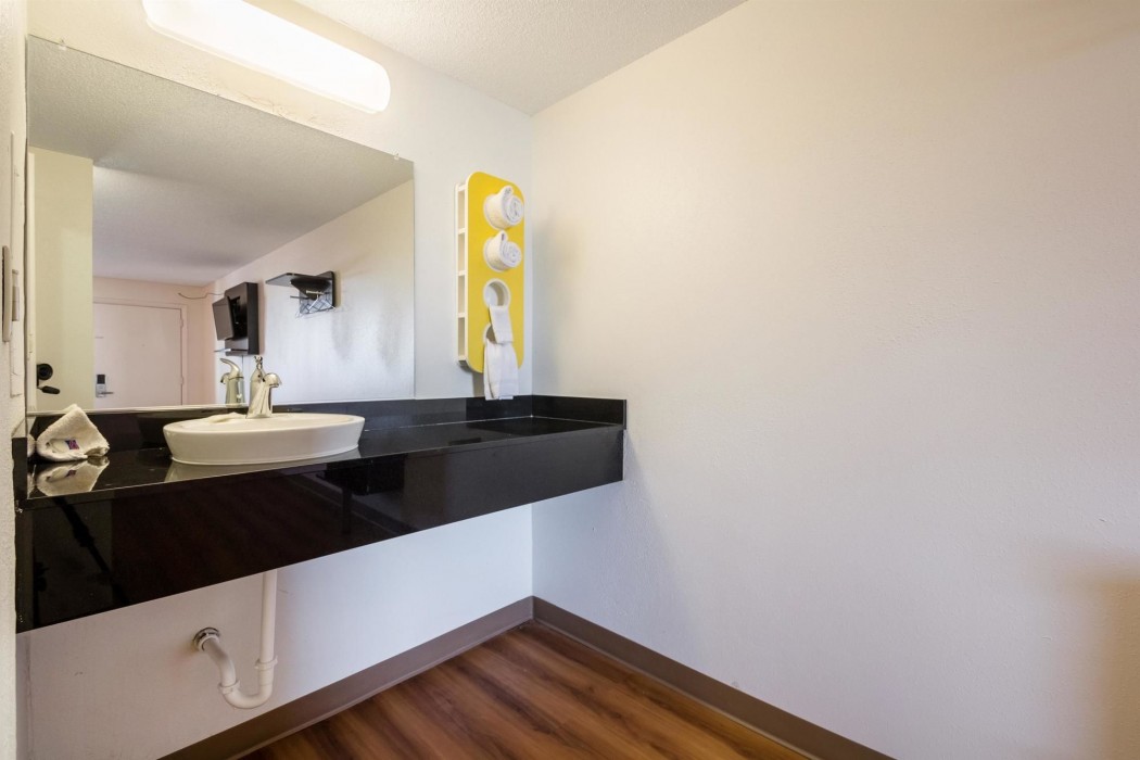 Motel 6 Indianapolis IN - South (ex Americas Best Inn South) 21/46