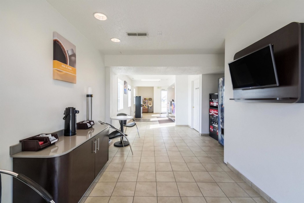 Motel 6 Indianapolis IN - South (ex Americas Best Inn South) 34/46
