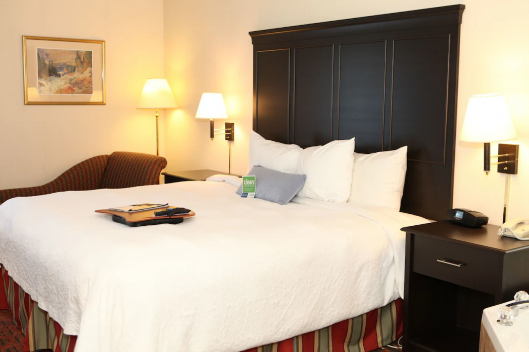 Country Inn & Suites by Radisson, Toronto Mississauga, ON 8/39