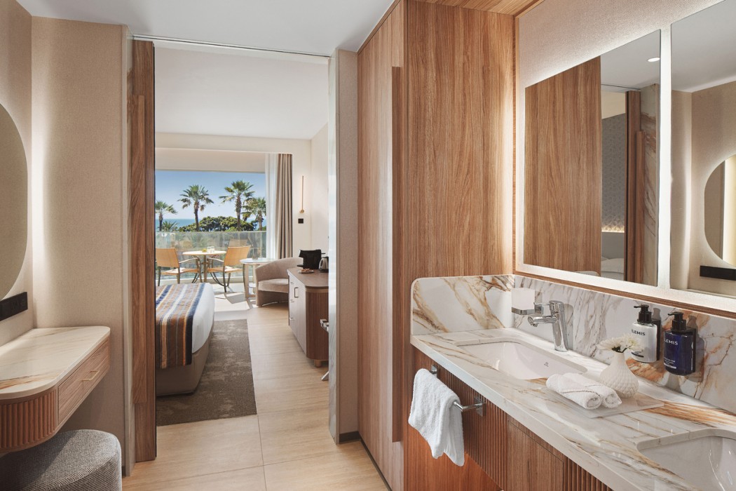 Room at Olympic Lagoon Resort Paphos, PAPHOS