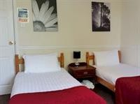 Central Hotel 33/63