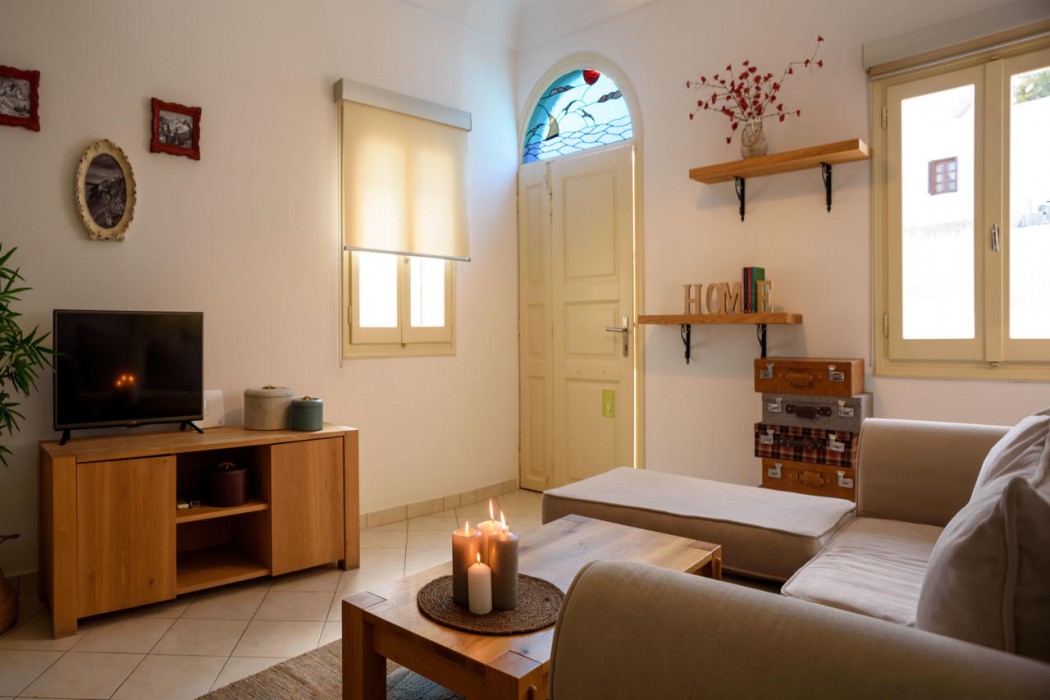 Suite Home Santorini 29/75