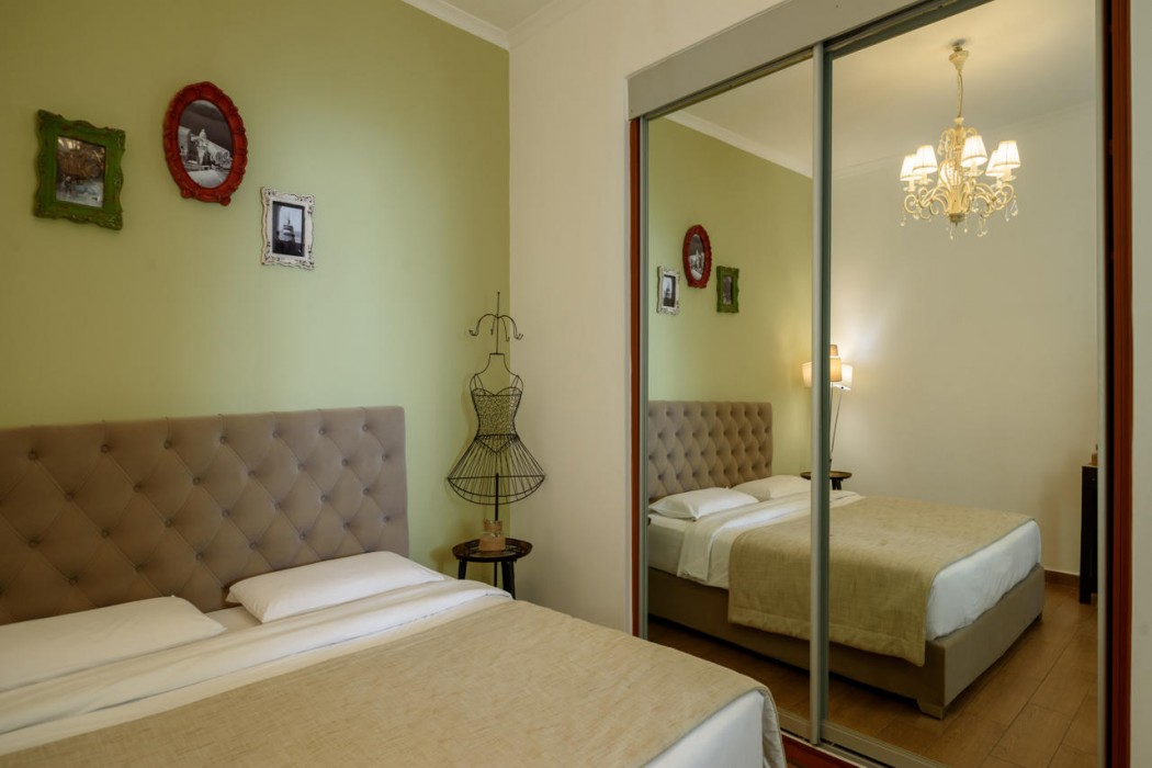 Suite Home Santorini 12/75