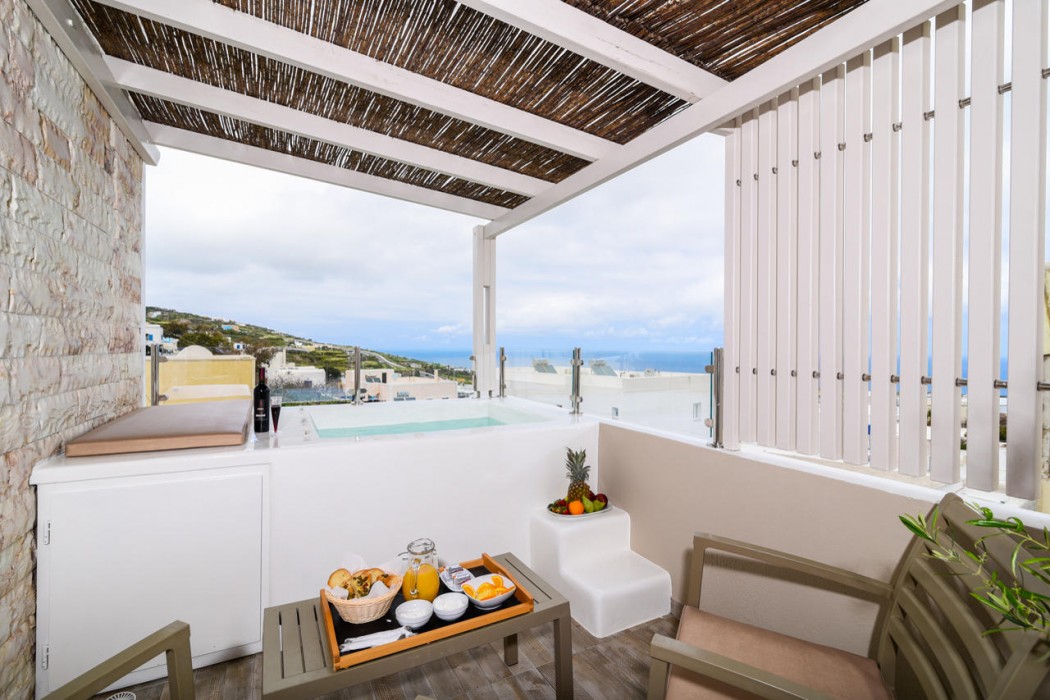 Suite Home Santorini 36/75