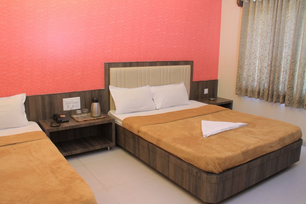 Hotel Sai Gurusthan 35/70