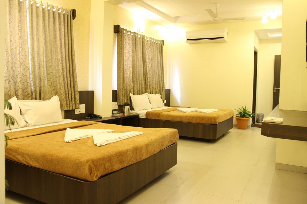 Hotel Sai Gurusthan 38/70