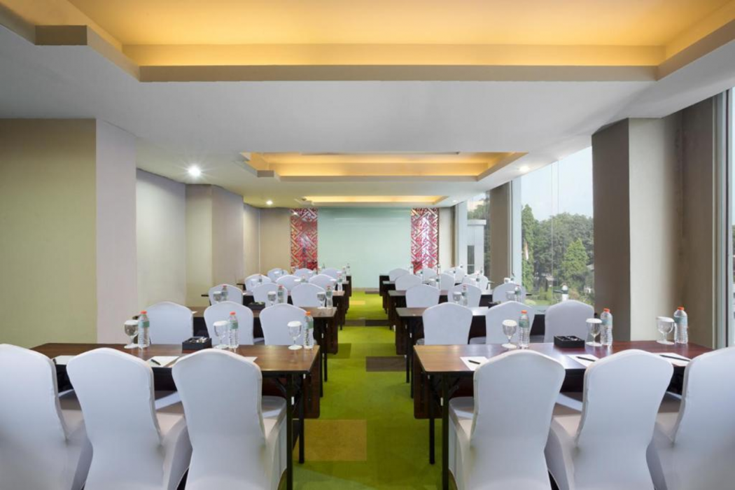KHAS Surabaya Hotel 35/61