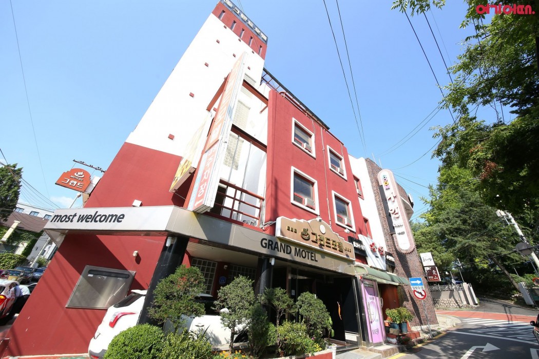 Grand Motel 80/85