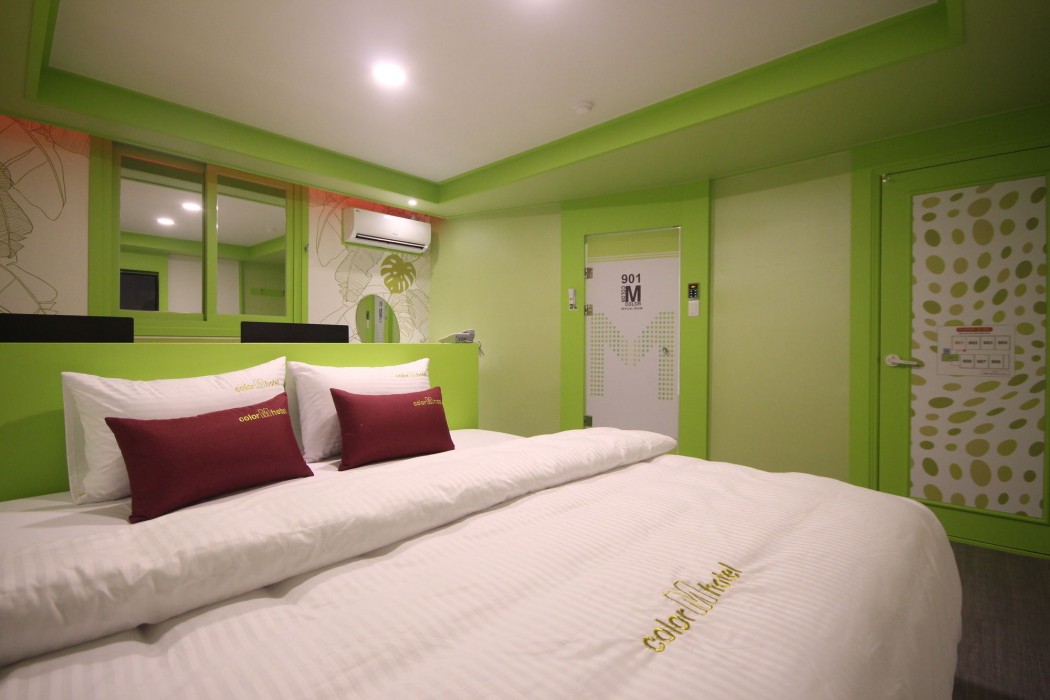 Color M Motel 40/85